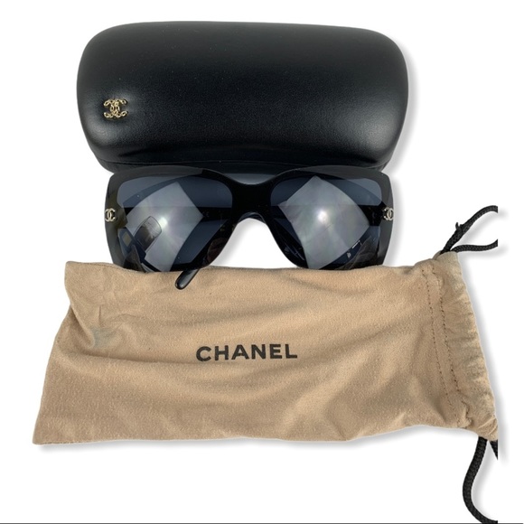 CHANEL Accessories - Chanel CC Sunglasses